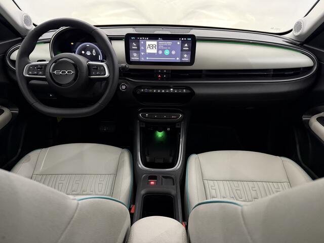 Fiat 600 1.2 Hybrid La Prima Camera, Leder, Memory stoelen, Keyless start, Virtual desk, Elektrische achterklep, Cruise control, 1 jaar garantie