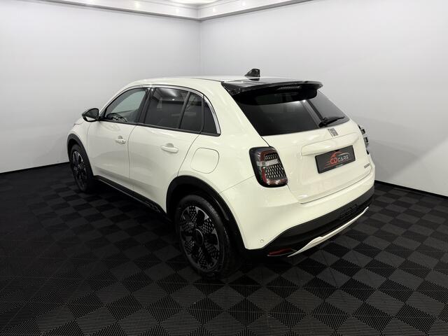 Fiat 600 1.2 Hybrid La Prima Camera, Leder, Memory stoelen, Keyless start, Virtual desk, Elektrische achterklep, Cruise control, 1 jaar garantie