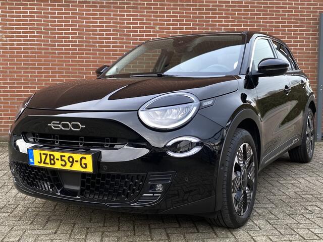 Fiat 600 1.2 Hybrid La Prima NAV ADAP-CRUISE CAMERA STOELVW CARPLAY LMV