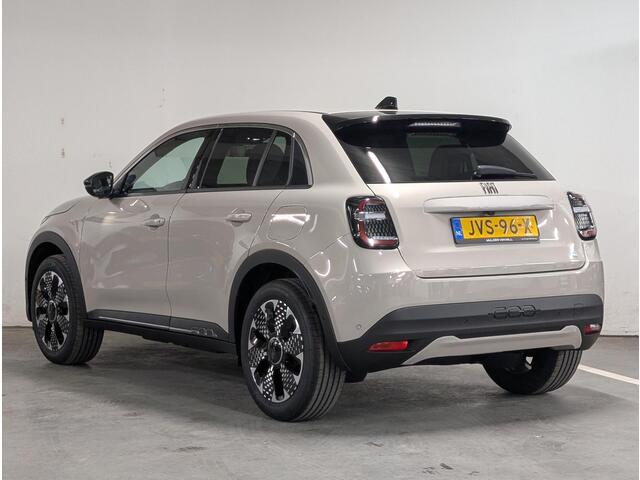 Fiat 600 600e La Prima EV 54kWh 156pk | CAMERA | STOELVERW. | NAVI | APPLE CARPLAY / ANDROID AUTO | KEYLESS ENTRY + START |