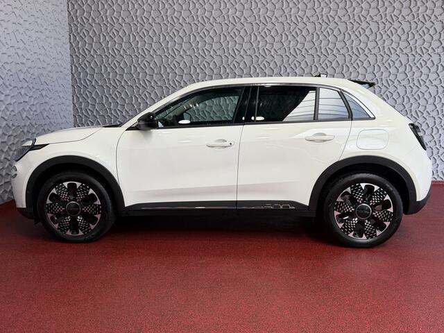 Fiat 600 1.2 HYBRID LA PRIMA LEER MASSAGE ELEK.STOEL CAMERA CARPLAY ADAP.CRUISE STOELVERW. ELEK.KLEP 18''LMV ? Top Auto Fiat Wijchen , 30 Jaar ervaring in Fiat , Wij leveren de : Icon / La Prima / Pop / Sport . Urban / Benzine / Hybrid . Met Fabrieksgarantie ?