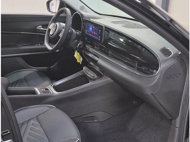 Fiat 600 1.2 Hybrid Icon | Parkeersensoren | ClimateControl | AppleCarPlay/AndroidAuto | CruiseControl | Armsteun |