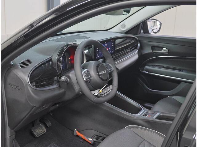 Fiat 600 1.2 Hybrid Icon | Parkeersensoren | ClimateControl | AppleCarPlay/AndroidAuto | CruiseControl | Armsteun |