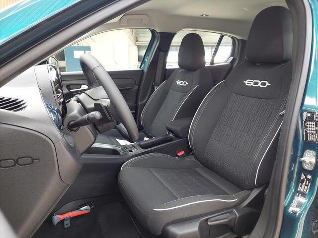 Fiat 600 1.2 Hybrid Urban ALL-INRIJKLAARPRIJS/Stoel en stuurverwarming/Navigatie/Keyless/Parkeersensoren