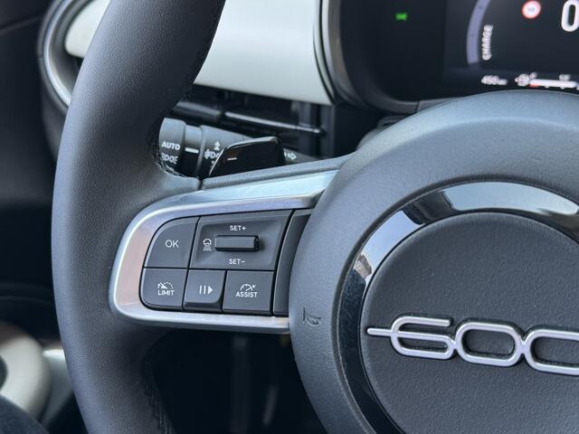 Fiat 600 1.2 Hybrid La Prima NAV ADAP-CRUISE CAMERA STOELVW CARPLAY LMV