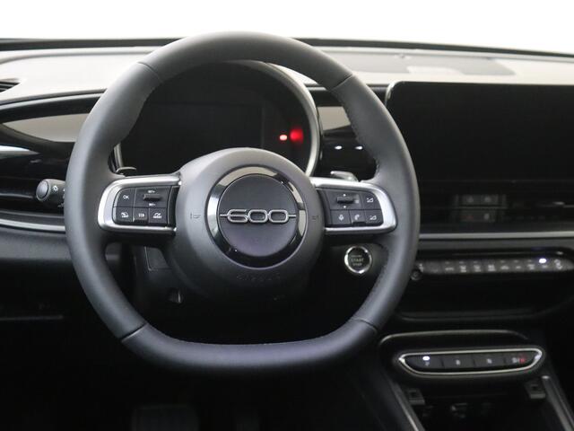 Fiat 600 1.2 Hybrid Urban | Camera | Climate control | Navigatie | Carplay |