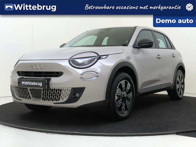 Fiat 600 1.2 Hybrid Urban | Parkeersensoren | Apple Carplay | Cruise Control