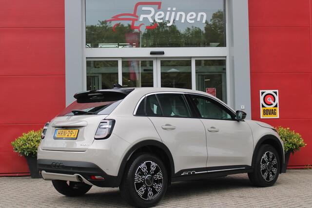 Fiat 600 1.2 Hybrid 110PK AUTOMAAT URBAN | STOEL/VOORRUIT VERWARMING | KEYLESS ENTRY/START | 17" LICHTEMATELN VELGEN | DRAADLOZE TELEFOONLADER | DRAADLOZE APPLE CARPLAY/ANDROID AUTO | NAVIGATIE | DAB+ RADIO | PARKEERSENSOREN VOOR + ACHTER | ACHTERUITRIJ CAMERA | C