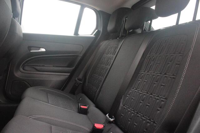 Fiat 600 1.2 Hybrid 110PK AUTOMAAT URBAN | STOEL/VOORRUIT VERWARMING | KEYLESS ENTRY/START | 17" LICHTEMATELN VELGEN | DRAADLOZE TELEFOONLADER | DRAADLOZE APPLE CARPLAY/ANDROID AUTO | NAVIGATIE | DAB+ RADIO | PARKEERSENSOREN VOOR + ACHTER | ACHTERUITRIJ CAMERA | C