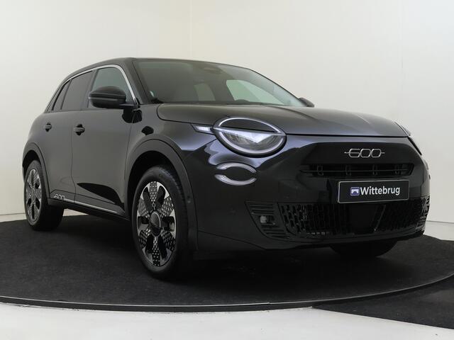 Fiat 600 1.2 Hybrid La Prima | Stoelverwarming | Elek. Achterklep | Camera | 136PK |