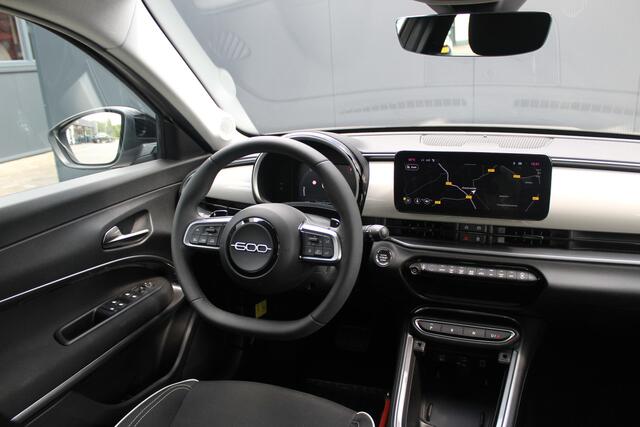 Fiat 600 1.2 Hybrid Urban | Incl. 12 maanden garantie | Stoelverwarming | Cruise Control | Apple Carplay/Android Auto | Parkeersensoren | Parkeercamera | Navigatie |
