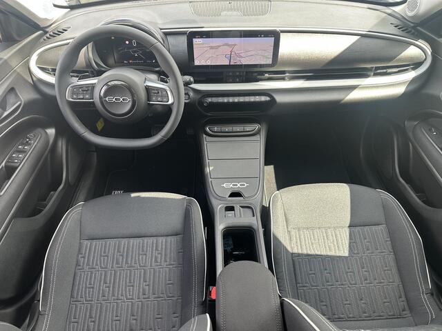 Fiat 600 1.2 Hybrid Icon / Apple Carplay & Android Auto / Cruise Control / Keyless Entry / Achteruitrijcamera / Parkeersensoren voor & achter / Airco /