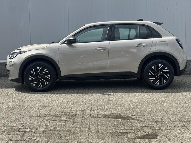Fiat 600 1.2 Hybrid Icon / Apple Carplay & Android Auto / Cruise Control / Keyless Entry / Achteruitrijcamera / Parkeersensoren voor & achter / Airco /