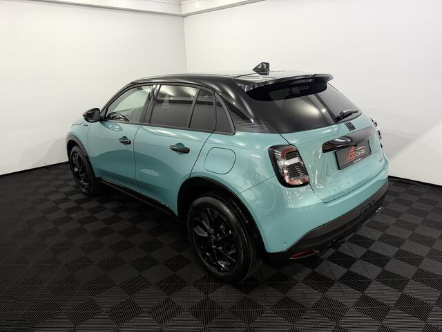 Fiat 600 1.2 Hybrid Sport 145PK Camera, Apple carplay, Rijstrook correctie, velgen, Stoelmassage, Verstelbare stoelen, Stoelverwarming, Cruise control adaptief, 2 Jaar garantie