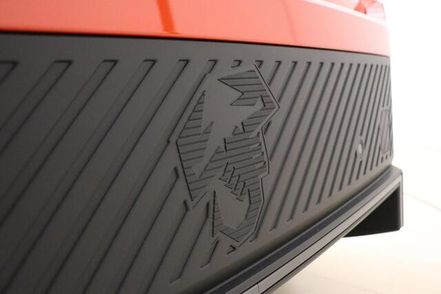 Fiat Abarth 600e Turismo 54 kWh | 20'' lichtmetalen velgen | Sabelt sportstoelen | Zwarte hemelbekleding | Alcantara sportstuur | Sperdifferentieel | Uit voorraad leverbaar!