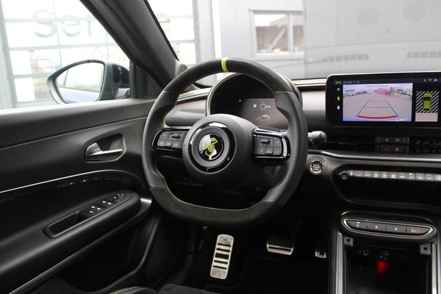 Fiat Abarth 600e Scorpionissima 54 kWh 282PK | Fabrieksgarantie | Kuipstoelen | 20" LMV | LED | Camera | Adaptive cruise | Half leder/alcantara | Voorruit verwarming | Keyless entry en go | Dodehoek detectie | Navigatie |