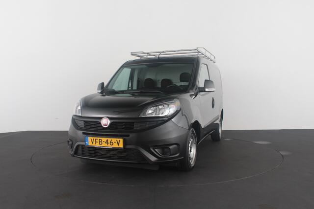 Fiat DOBLO Cargo 1.6 MJ L1H1 105pk > Trekhaak/imperiaal/Cruise/3-zit/navi
