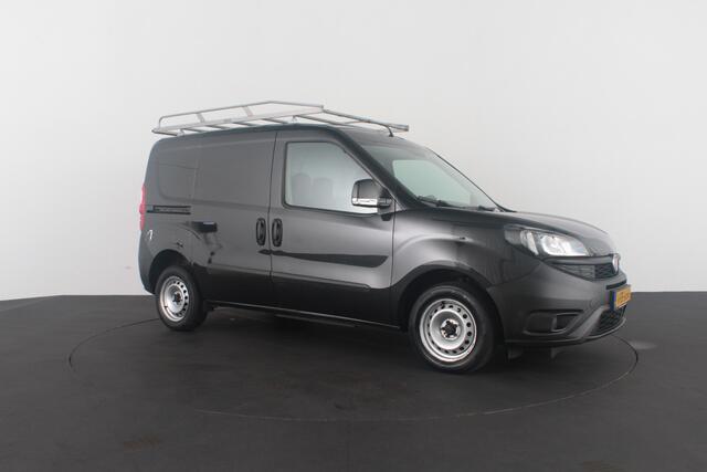 Fiat DOBLO Cargo 1.6 MJ L1H1 105pk > Trekhaak/imperiaal/Cruise/3-zit/navi