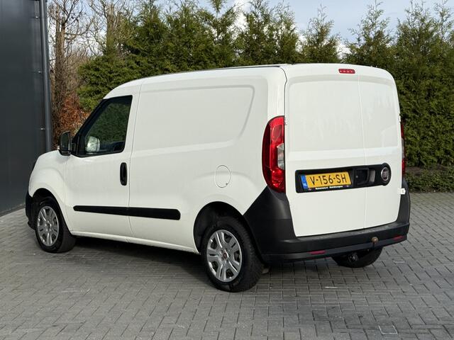 Fiat DOBLO Cargo 1.6 MJ 105 PK / L1H1 / 1e EIG. / AIRCO / CRUISE / TREKHAAK / NAVI / 3-ZITS