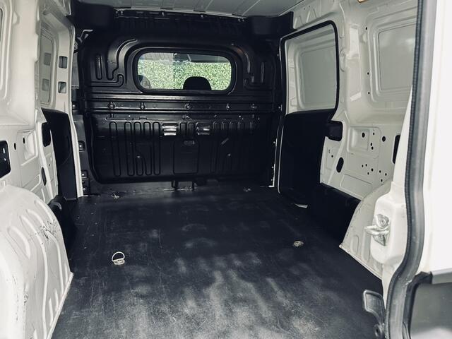 Fiat DOBLO Cargo 1.4 L2H1 MAXI / AIRCO / NAVI / MARGE / 3 PERS ...
