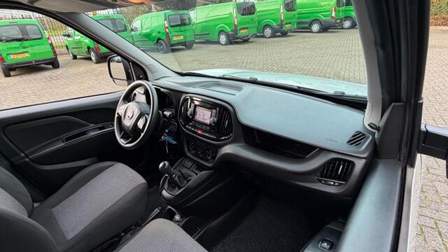 Fiat DOBLO 1.6 MJ 77KW 105PK MARGE AUTO 3 ZITS BIJRIJDERSBANK AIRCO/ NAVIGATIE/ CRUISE CONTROL