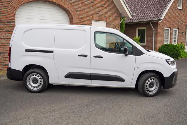 Fiat DOBLO 1.5D 100 pk L2 Navi, Camera, BPM vrij, PDC V+A Laadruimte Pakket, Apple Carplay, 3-Zits