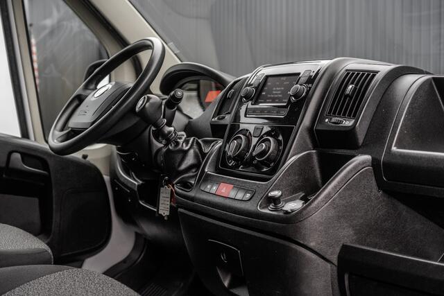 Fiat DUCATO 2.3 MultiJet Bakwagen met laadklep | Heavy Duty | 131 PK | Euro 6 | Cruise | Airco | Camera