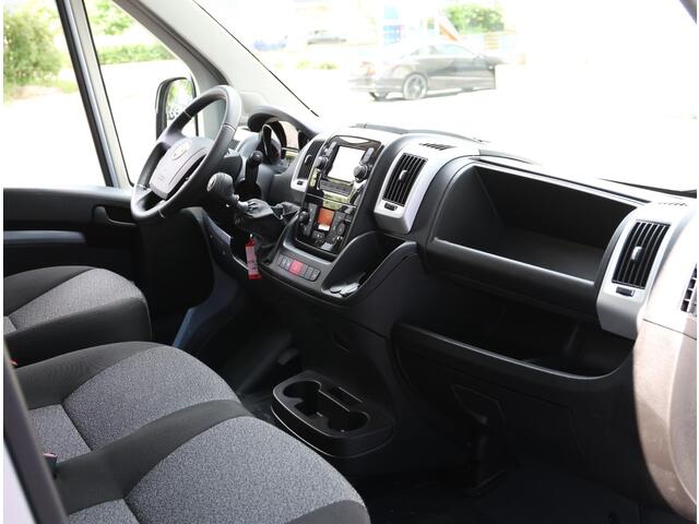Fiat DUCATO 30 2.3 120PK MultiJet L2H2 | Navigatie | Achteruitrijcamera | Parkeersensoren Achter | Zijschuifdeur Rechts | Trekhaak | Houten Laadruimte Betimmering | Climate Control | Cruise Control | Sidebars | Achteropstap