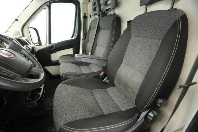 Fiat DUCATO 30 2.3 MultiJet L2H2 Automaat Airco Camera Cruise Trekhaak Navigatie 3 Persoons Elektrpakket
