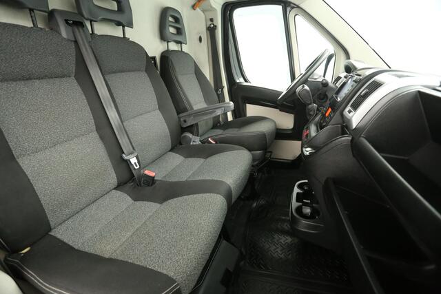 Fiat DUCATO 30 2.3 MultiJet L2H2 Automaat Airco Camera Cruise Trekhaak Navigatie 3 Persoons Elektrpakket
