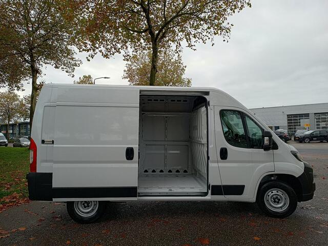 Fiat DUCATO L2H2 2.2 MultiJet 180pk 3.5t Heavy | BPM vrij | NAVI | Multimedia | Apple CarPlay | Android Auto | Achteruitrijcamera | Parkeersensoren achter | Dode hoek detectie | Digital cockpit | Stuurwielbediening | Inklapbare buitenspiegels | Bestuurdersstoel comfo