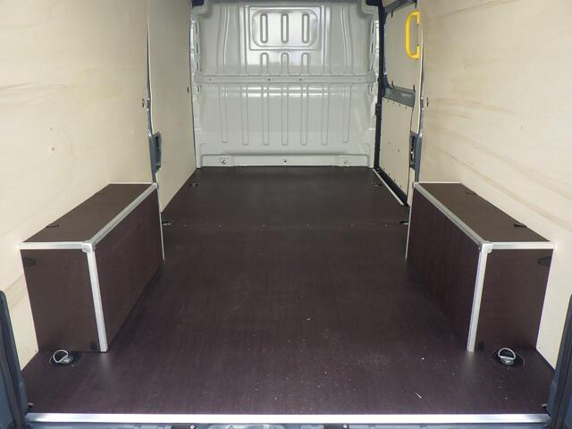 Fiat DUCATO 2.2 MultiJet 140 PK L3H2 | Ruim ¤ 10.000 korting op nieuwprijs! | BPM Vrij | Zeer complete uitvoering | 2500 KG Trekvermogen | Groot Multimedia Scherm | Verzwaarde Vering | All Season Banden | 2-Zits | LED Verlichting | Volledige Betimmering |