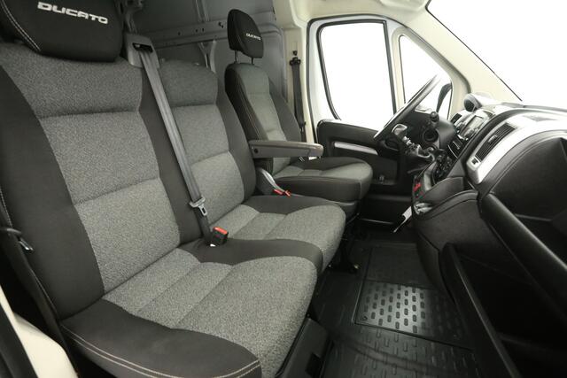 Fiat DUCATO 33 2.3 MultiJet L3H2 Airco | Cruise | Camera | Navi | 3 Persoons | Elektrpakket | Schuifdeur |