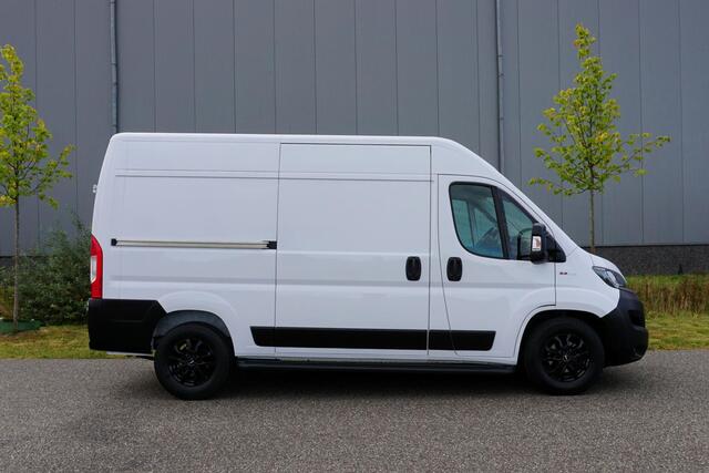 Fiat DUCATO 35H 2.3 MultiJet L2H2 180pk Automaat |2 stoelen |2 airbags |Standkachel |Climate |Clima |Cruise |Camera |Trekhaak |Parkeersensoren |BPM voordeel |3500 KG |Heavy