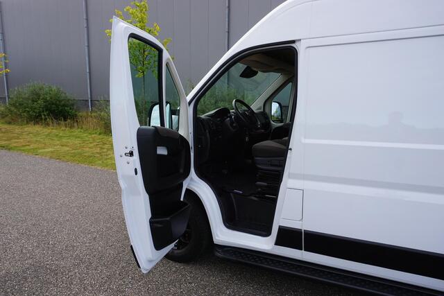 Fiat DUCATO 35H 2.3 MultiJet L2H2 180pk Automaat |2 stoelen |2 airbags |Standkachel |Climate |Clima |Cruise |Camera |Trekhaak |Parkeersensoren |BPM voordeel |3500 KG |Heavy