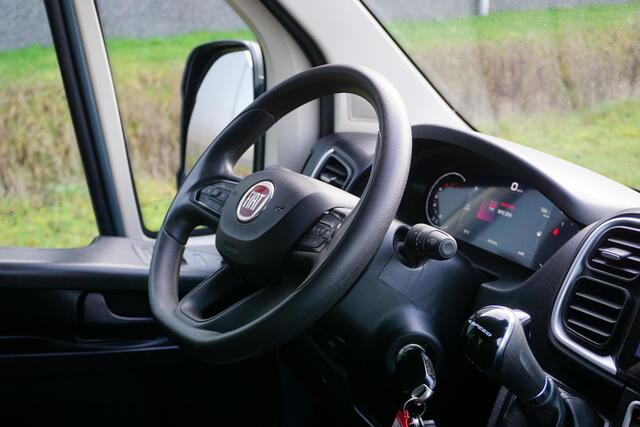 Fiat DUCATO 35H HD 2.2 MultiJet L3H2 in topstaat |Automaat |180 pk |1e eigenaar |Camera |Cruise |Navi |Clima |Dode-hoek sensoren |EURO6 |Bumper in kleur |Mooie camperbasis