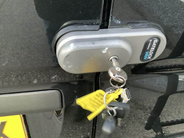 Fiat DUCATO 30 2.3 MultiJet L2H2 Airco Cruise Navi 3 Zits Trekhaak 2500 kg Imperiaal&Trap Euro 6