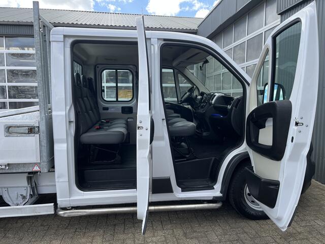 Fiat DUCATO 35H 2.3 MultiJet L2H1 DC Airco Trekhaak 3000kg trekgewicht Stuurwielbediening Gereedschapskist Telefoonverbinding open laadbak Pick-up 7-Persoons p-up Bakwagen Euro 6