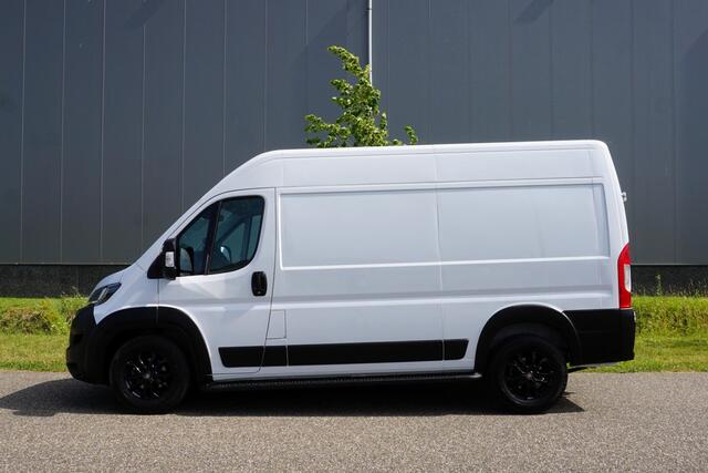 Fiat DUCATO 2.2 MultiJet 180 L2H2 3.5t Automaat |Adaptive Cruise |Camera en digitale binnenspiegel |Standkachel |2 stoelen |2 airbags |Trekhaak |Stoelverwarming |Parkeersensoren voor en achter