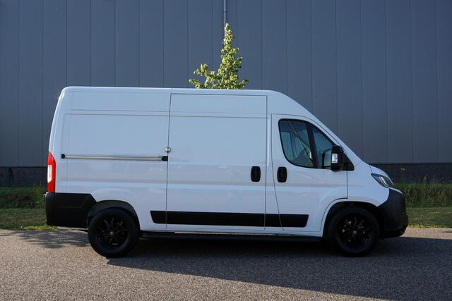 Fiat DUCATO 2.2 MultiJet 140 L2H2 3.5t Automaat in Topstaat |Trekhaak |Camera |Cruise |Navi |Carplay |Digitaal dashboard |Climate control |140 pk |Betimmering |1e eigenaar