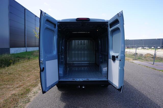 Fiat DUCATO 35 2.2 MultiJet L3H2 in Topstaat |Bijzondere kleur |Camera |Cruise |Carplay |Android auto |Climate control |Trekhaak |Keyless entry en start |Geveerde bestuurdersstoel