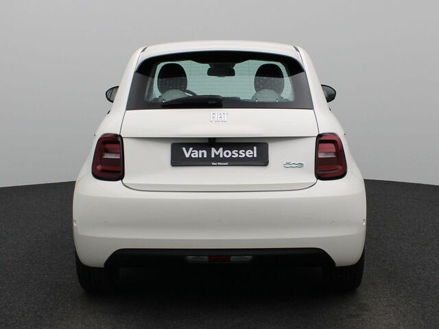 Fiat E-500 3+1 La Prima 42 kWh 9000km ! / Zeer compleet uitgevoerde Fiat 500