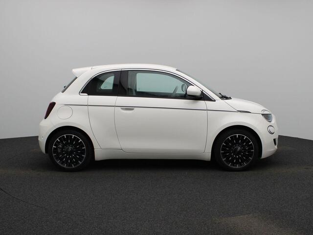 Fiat E-500 3+1 La Prima 42 kWh 9000km ! / Zeer compleet uitgevoerde Fiat 500