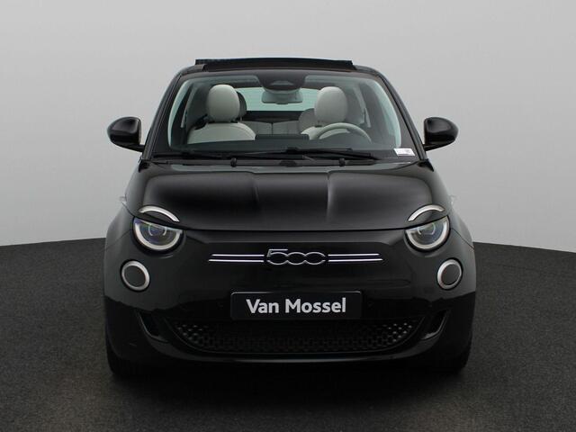Fiat E-500 C La Prima 42 kWh 120Pk | Navigatie | Apple & Android Carplay | Climate Control | Stoelverwarming | Parkeersensoren Voor & Achter | Achteruitrijcamera | Adaptieve Cruise Control | Lederen Bekleding |