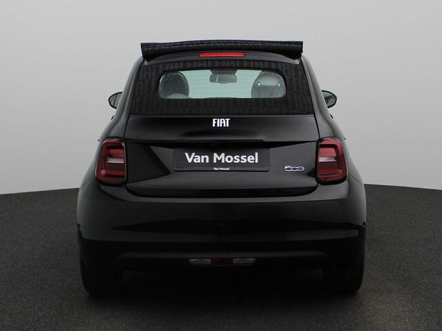 Fiat E-500 C La Prima 42 kWh 120Pk | Navigatie | Apple & Android Carplay | Climate Control | Stoelverwarming | Parkeersensoren Voor & Achter | Achteruitrijcamera | Adaptieve Cruise Control | Lederen Bekleding |