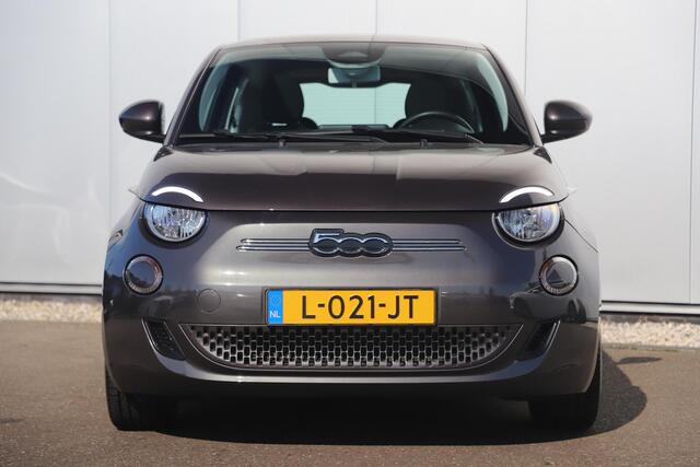 Fiat E-500 Icon 42 kWh Automaat Panoramadak Navigatie LED Carplay Android Bluetooth 16 inch LMV Clima Cruise Parkeersensor