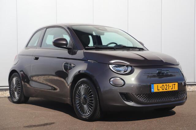 Fiat E-500 Icon 42 kWh Automaat Panoramadak Navigatie LED Carplay Android Bluetooth 16 inch LMV Clima Cruise Parkeersensor