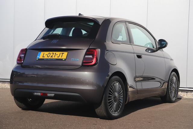 Fiat E-500 Icon 42 kWh Automaat Panoramadak Navigatie LED Carplay Android Bluetooth 16 inch LMV Clima Cruise Parkeersensor