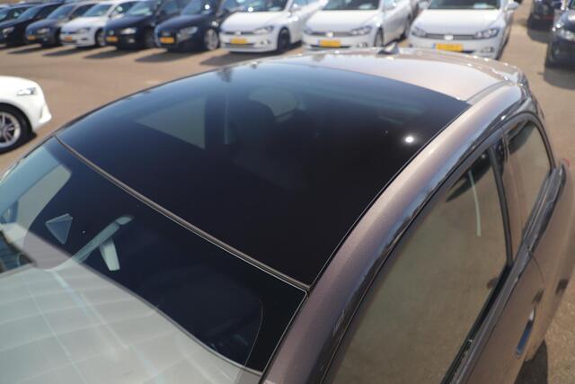 Fiat E-500 Icon 42 kWh Automaat Panoramadak Navigatie LED Carplay Android Bluetooth 16 inch LMV Clima Cruise Parkeersensor