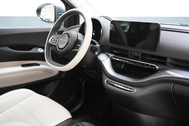 Fiat E-500 La Prima 42 kWh | SoH 94% | Lederen bekleding | Navigatie | Achteruitrijcamera | Panoramadak | Adaptive cruise |